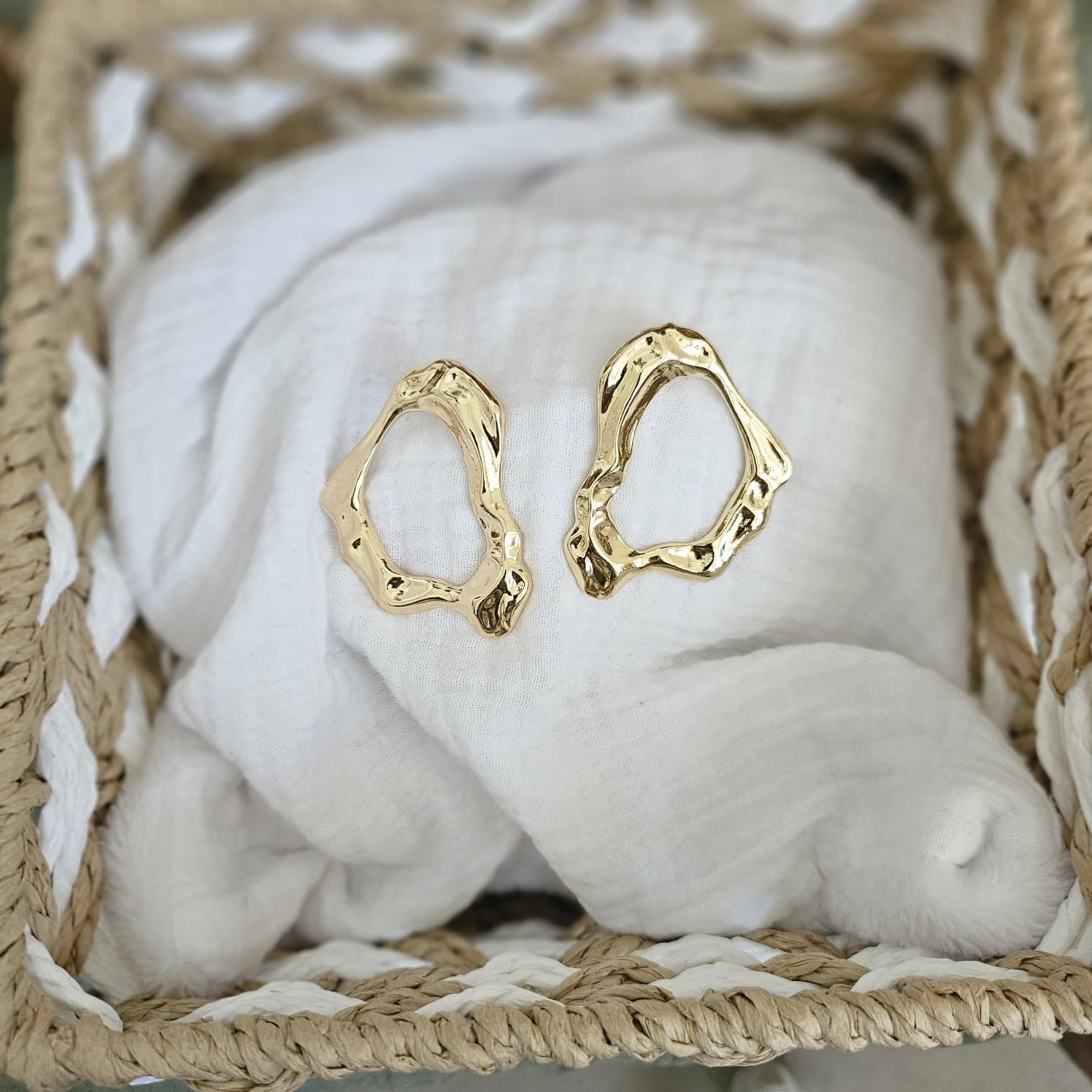 Boucle d'oreille creuse